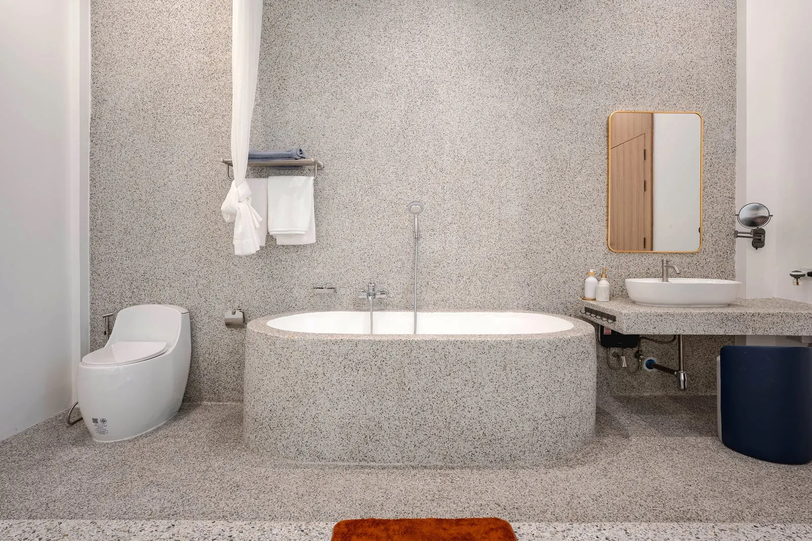 Villa A bathroom