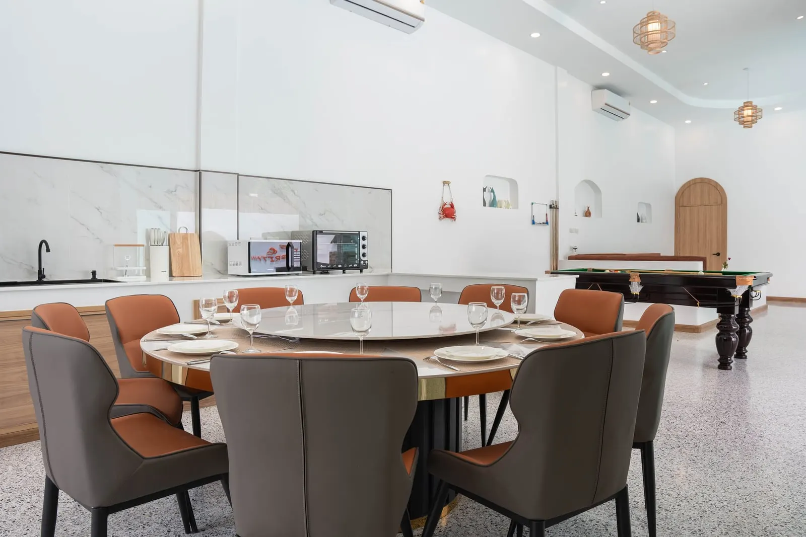 Villa A table